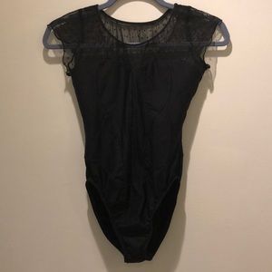 Black Cap Sleeve Leo